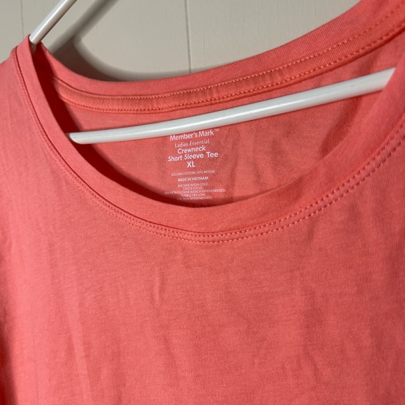 BUNDLE of XL Women’s Essentials Tees - Picture 10 of 13